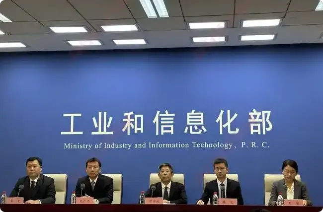 ���Ų���˫̼���������»���������ҵ̼������ս���Ĺؼ��������ж�·��